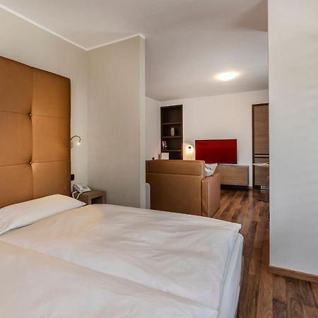 Appartamenti Capri 马尔切西内 外观 照片